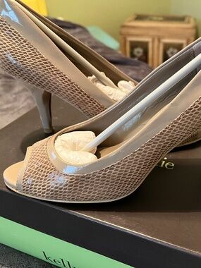 Kelly &Kate open toe shoe